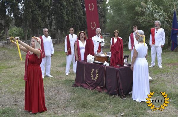 http://www.ysee.gr/images/12027544_10153148538904562_5241836040487476898_n-web.jpg