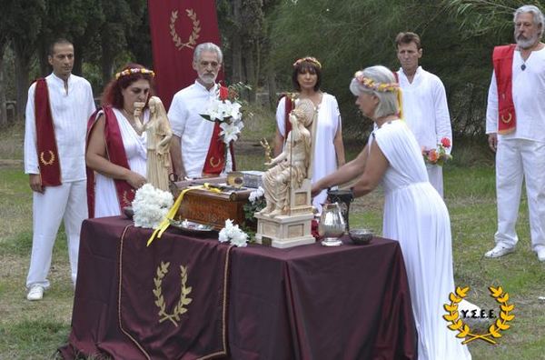 http://www.ysee.gr/images/12036569_10153148539034562_8743653651810930891_n-web.jpg
