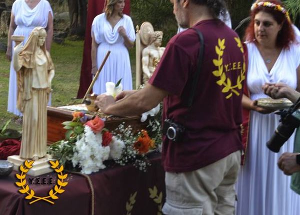 http://www.ysee.gr/images/12049580_10153148542509562_7097404785389186573_n-web.jpg
