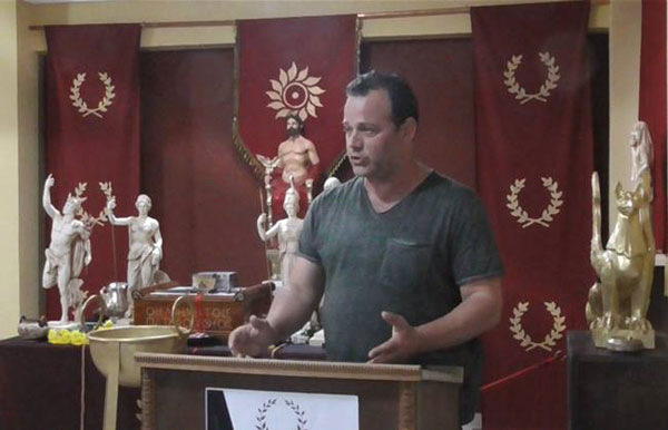 http://www.ysee.gr/images/Julian2.jpg